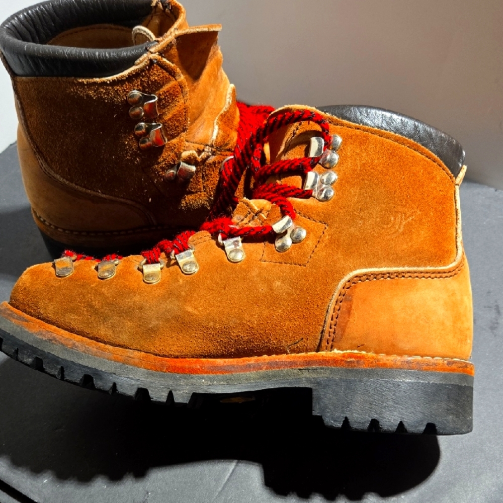 Vintage Dexter Brown Leather Hiking Boots with Red Laces- Size 7.5